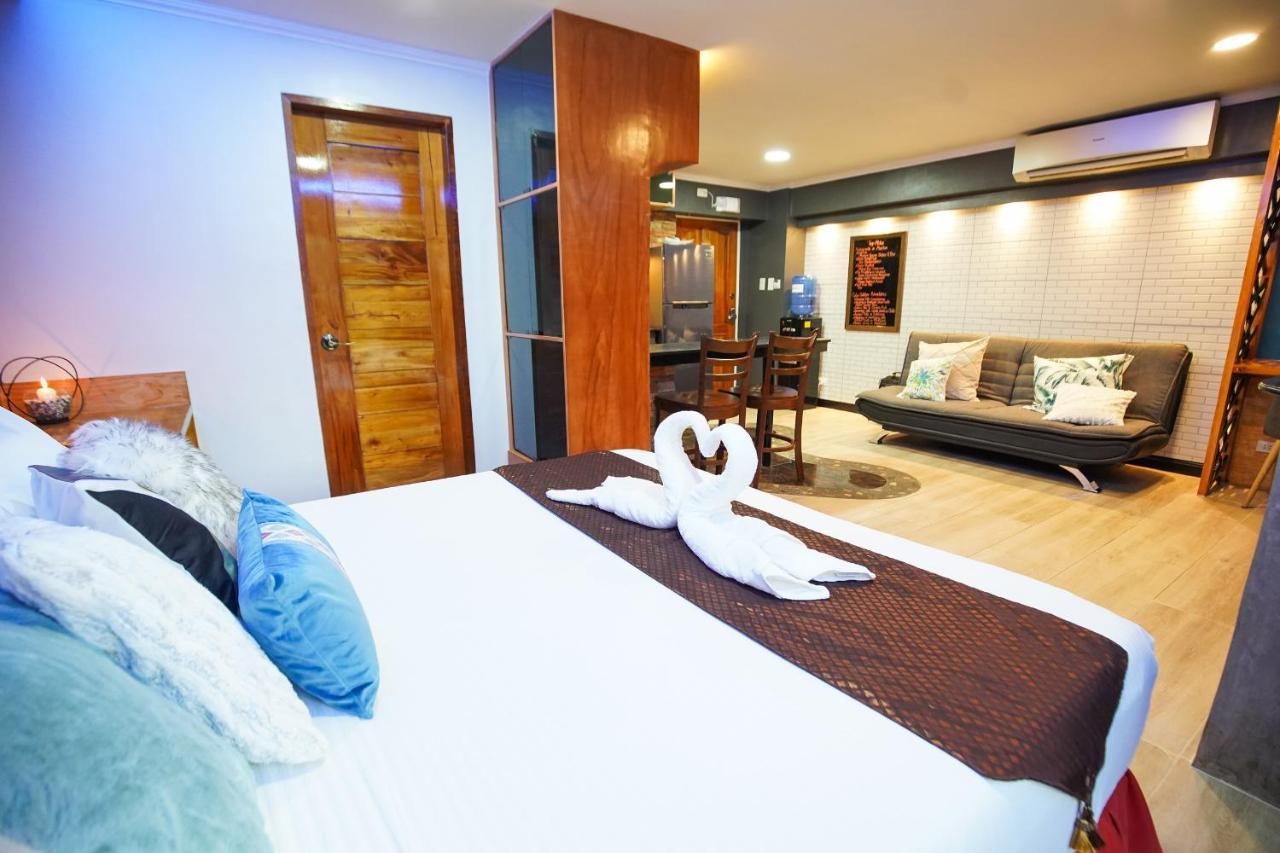 Clockworkorange Luxury Suites 4-Minutes Away To Airport มักตัน ภายนอก รูปภาพ