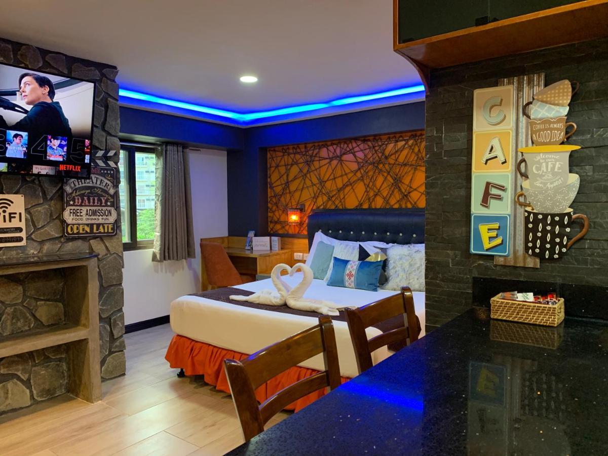 Clockworkorange Luxury Suites 4-Minutes Away To Airport มักตัน ภายนอก รูปภาพ